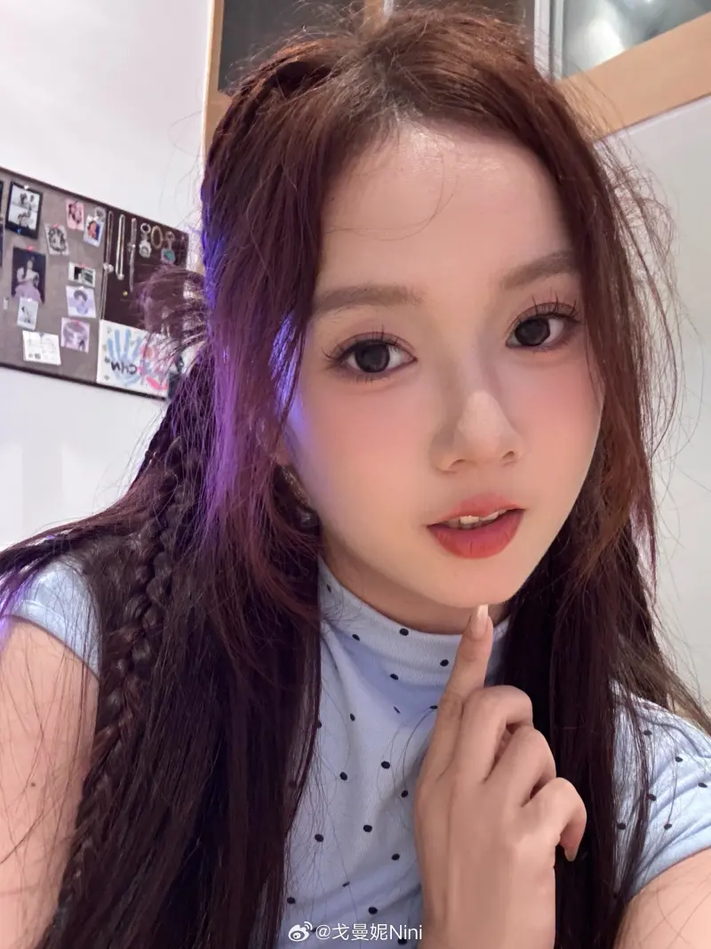 [雷火官网]主持戈曼妮晒照：打之前vs打之后