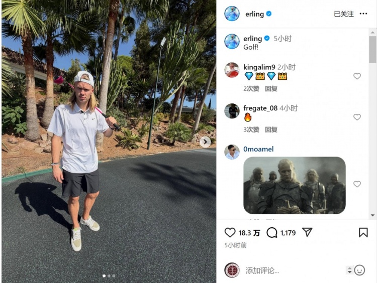 休闲时光！哈兰德雷火晒打高尔夫球照片