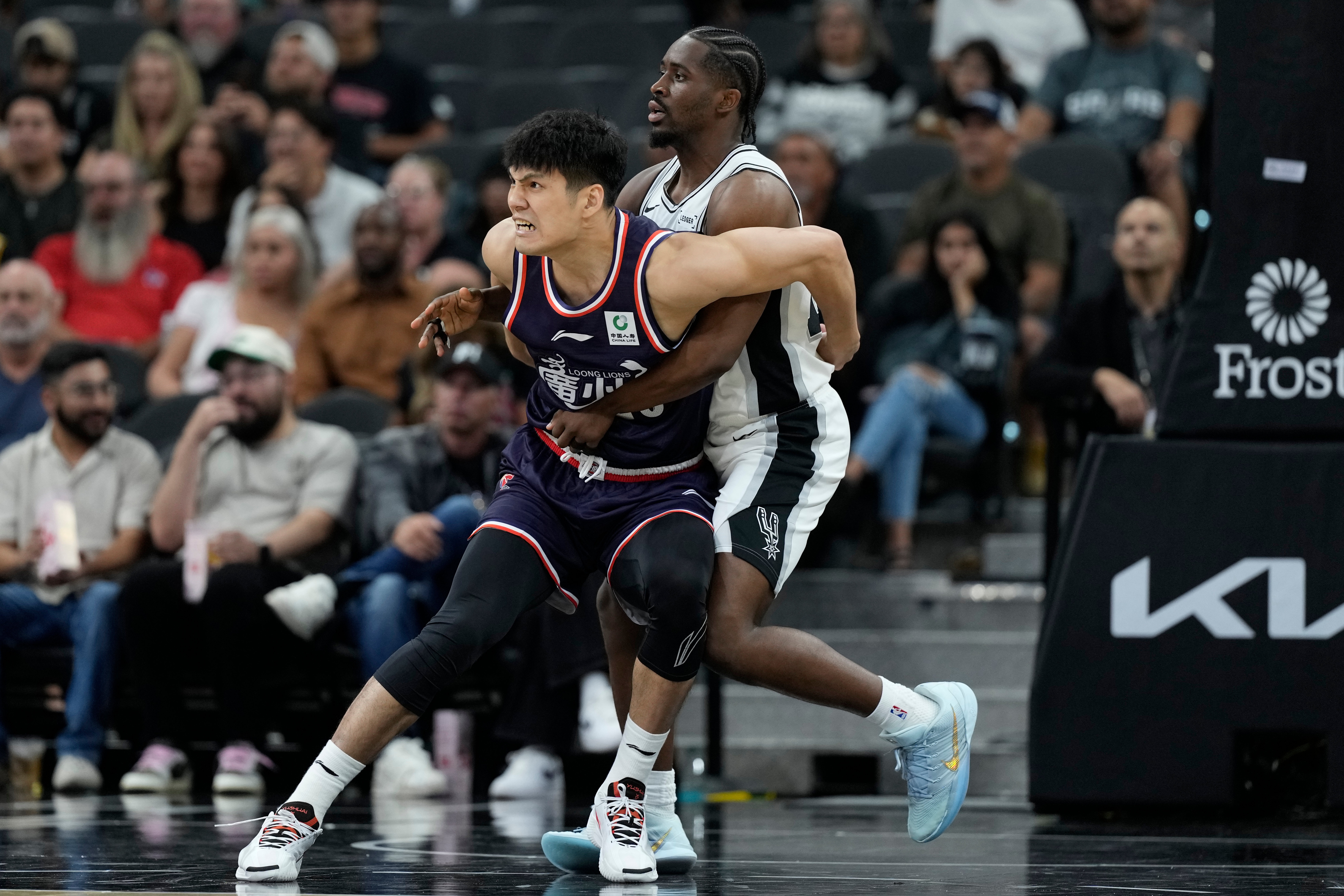 雷火媒体人：NBA季前赛是邀请制 马刺&快船&森林狼还得给广州出场费