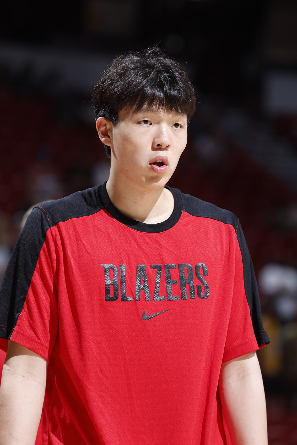 雷火媒体人：上一场没打动霍福德 这场晃飞往里突 这就是杨瀚森的进步