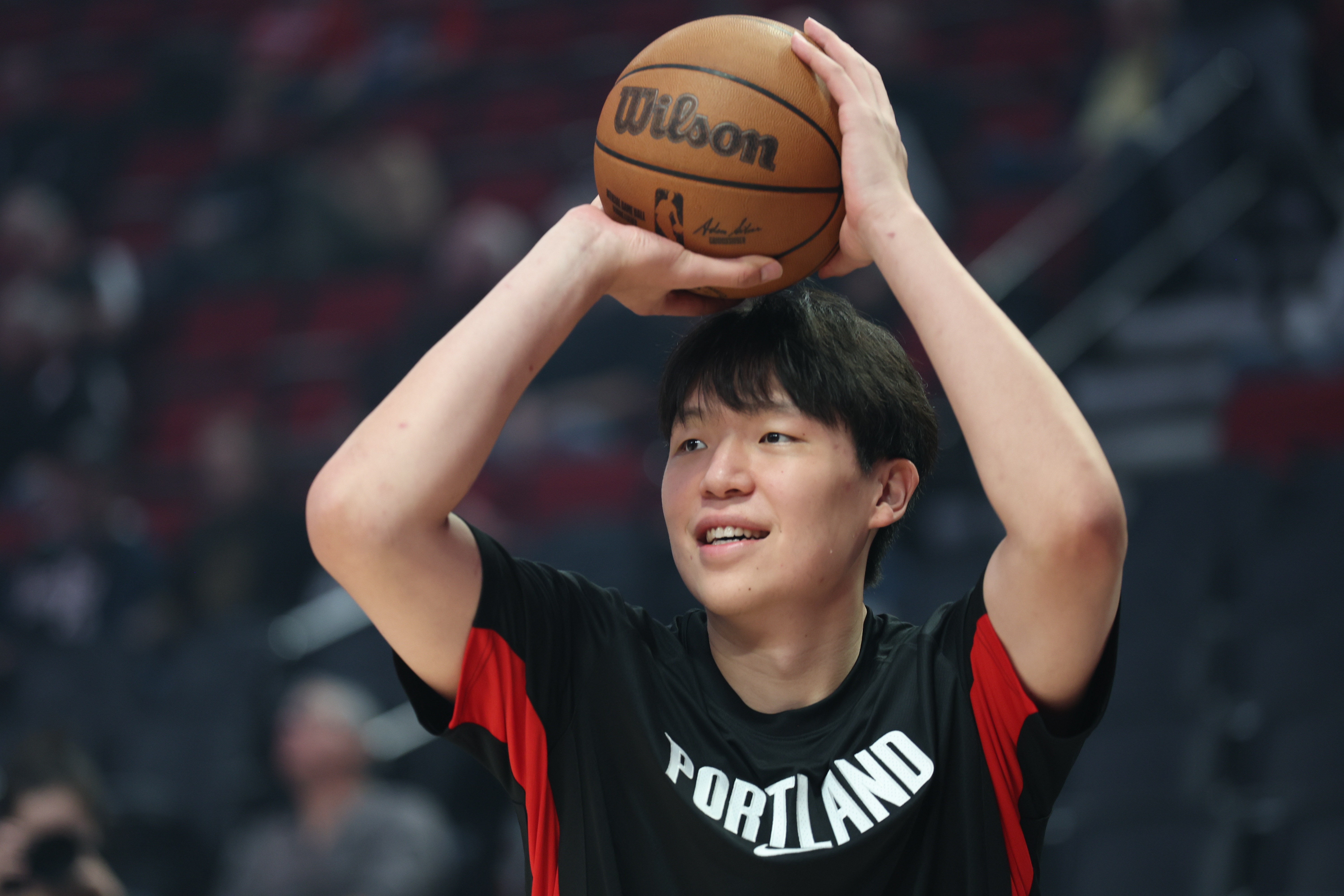雷火媒体人：杨瀚森的比赛好看在于 他总能拿出点新东西给你秀一秀