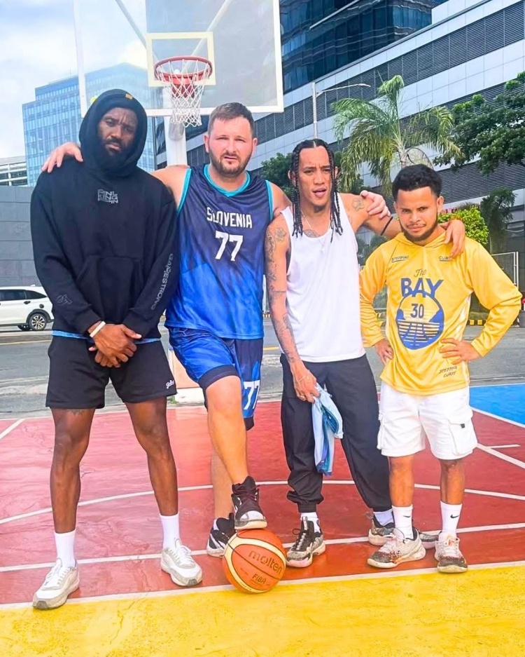 大声说出他们的名字！FIBA转发山寨詹姆斯&东契奇&库里等人合照！